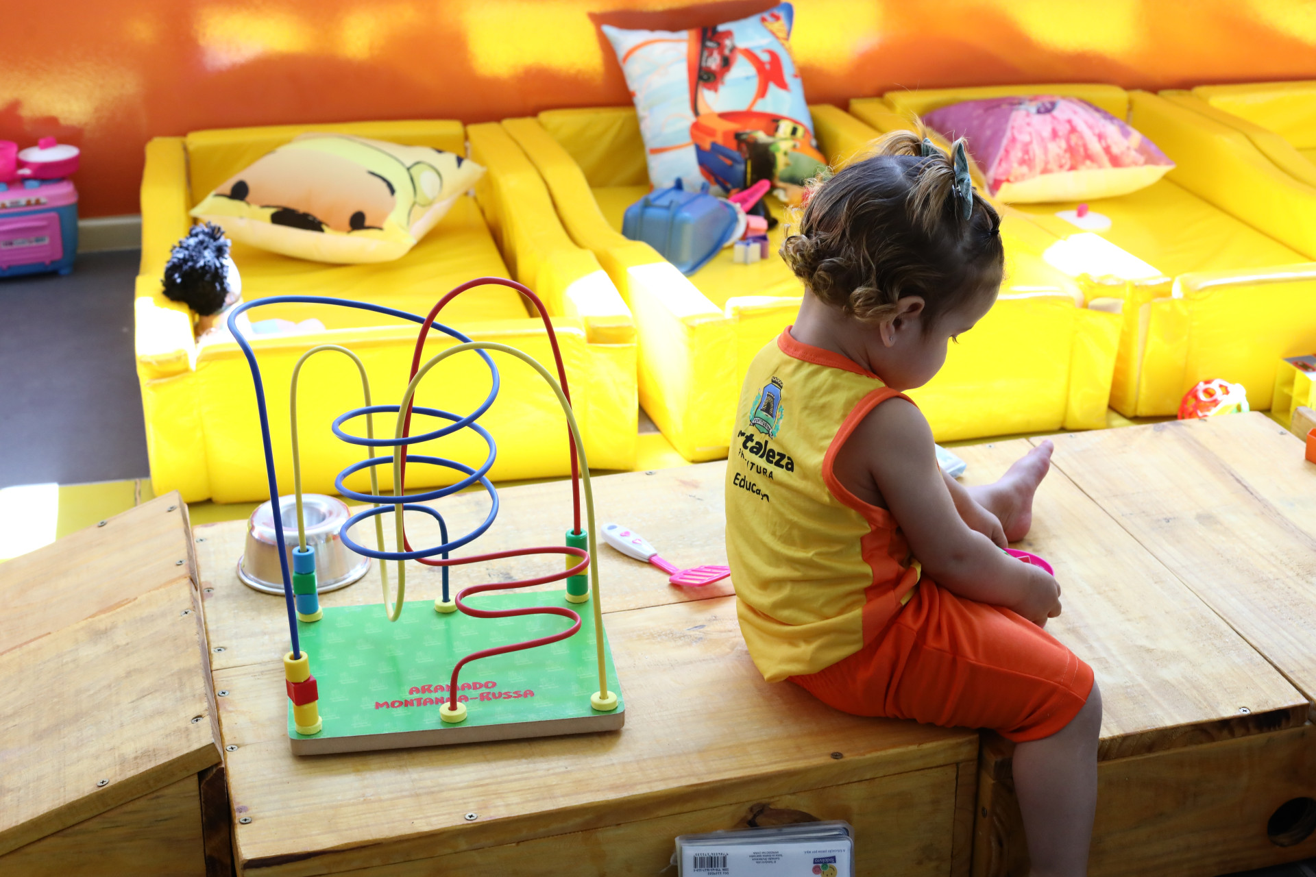 Creche dispõe de berçário, refeitório e espaços para brincadeiras das crianças