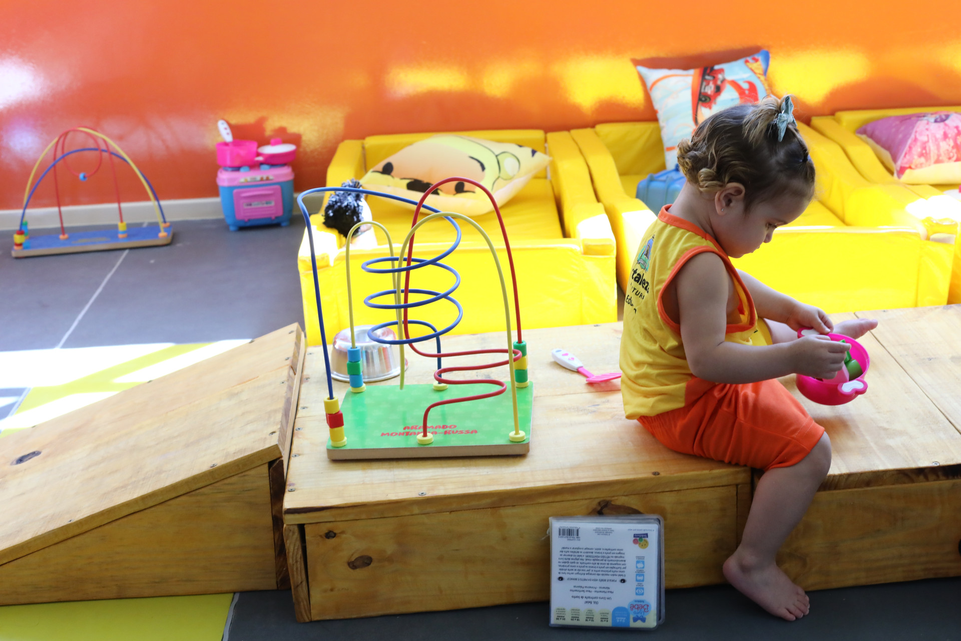 Creche dispõe de berçário, refeitório e espaços para brincadeiras das crianças