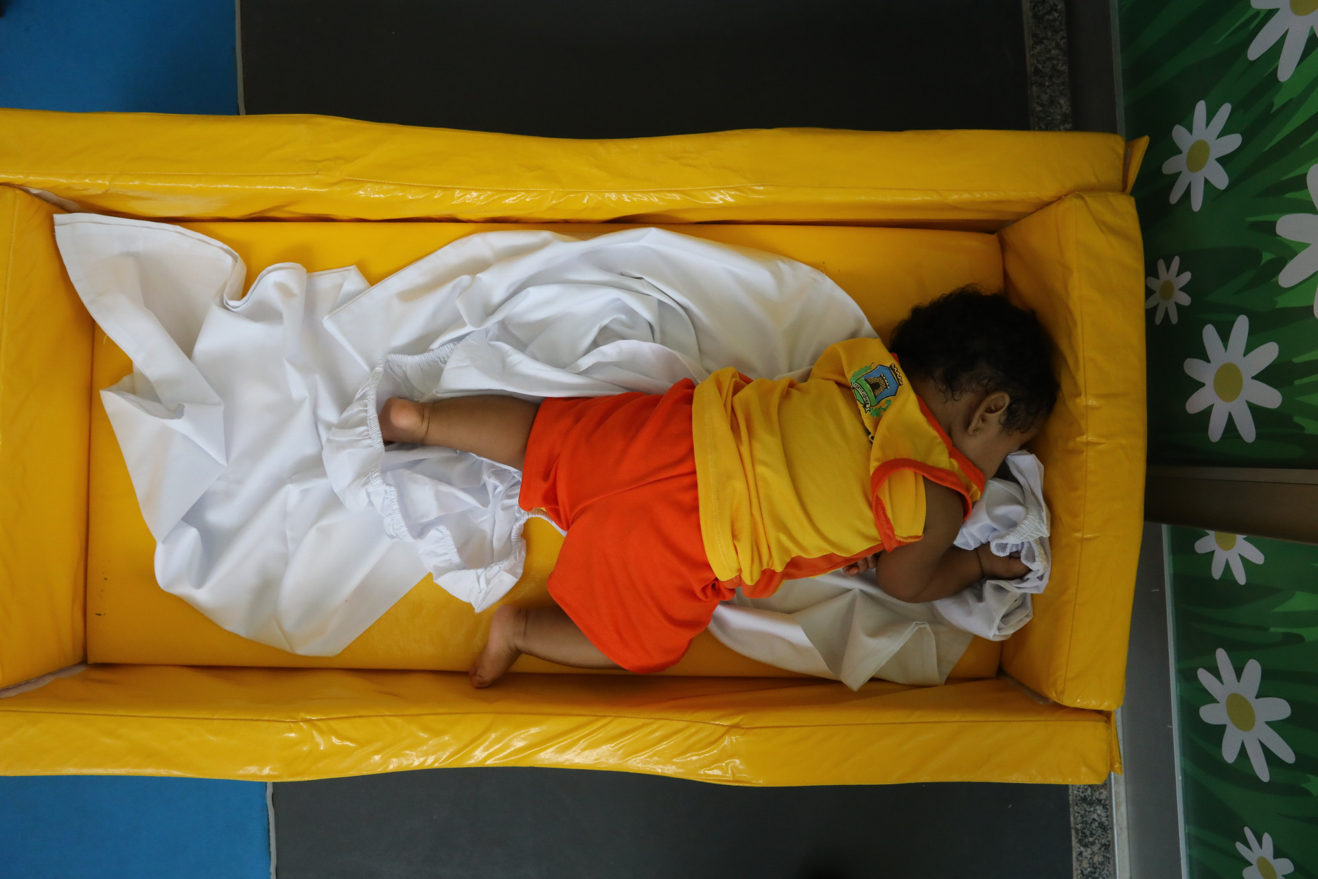 Creche dispõe de berçário, refeitório e espaços para brincadeiras das crianças