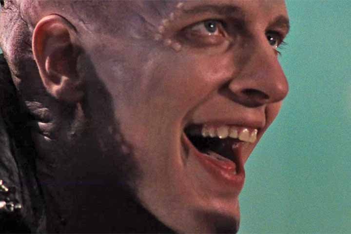 Já Clancy Brown encarnou o vilão Kurgan, um dos antagonistas mais marcantes do cinema de ação e fantasia da década.
