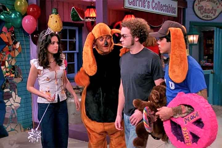 O grande destaque de Kunis veio com a série “That ’70s Show” - 1998–2006 -, na qual interpretou Jackie Burkhart. O papel não apenas a consolidou como atriz, mas também mostrou seu talento para a comédia e sua capacidade de se conectar com o público jovem. 
