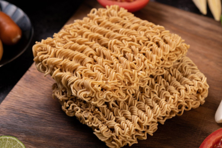 O tempero de algumas marcas cont&eacute;m mais s&oacute;dio que o indicado para o consumo de um dia inteiro.