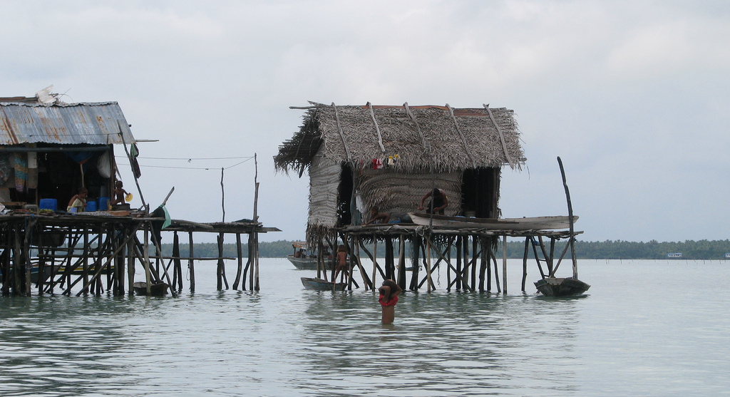 Enquanto boa parte da humanidade só é capaz de prender a respiração por segundos ou (em alguns casos) poucos minutos, os bajaus podem mergulhar seguidamente por uns 10 minutis, às vezes até 13 minutos.