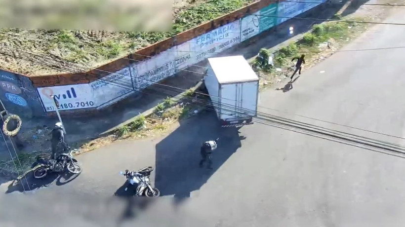 Caminhão furtado é recuperado em Fortaleza; três suspeitos são capturados