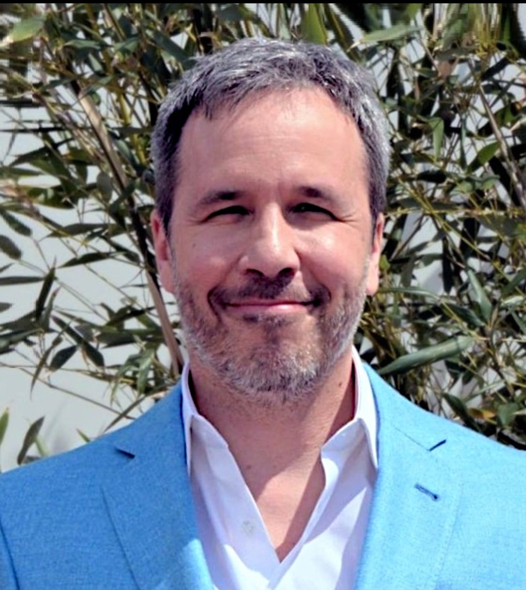 O cineasta canadense Denis Villeneuve já foi confirmado para  a direção do 26º filme da franquia e Steven Knight está escrevendo o roteiro. Mas o papel principal continua em aberto.