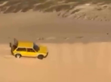 Carro levava quatro pessoas no momento da gravação 