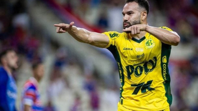 Com solidez defensiva, Leão Caipira é letal no ataque e vence por 1 a 0 com gol de Edson Carioca; Leão do Pici segue no Z4 do Brasileirão