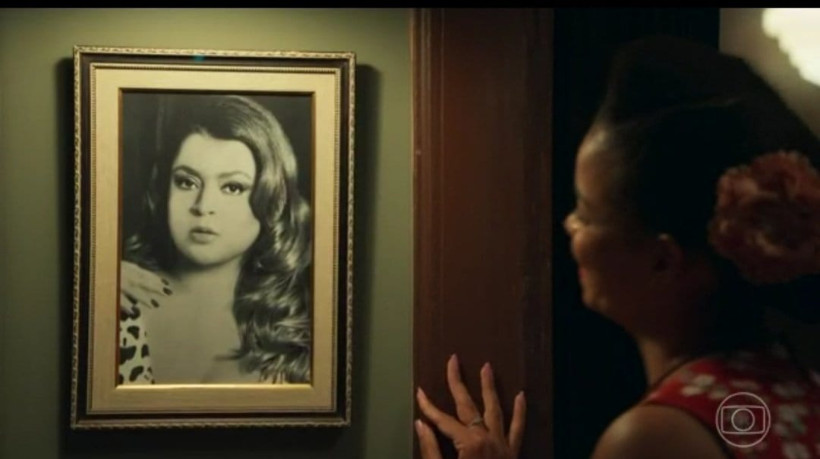 Foto da cantora foi exibida em quadro durante o capítulo deste sábado, 23