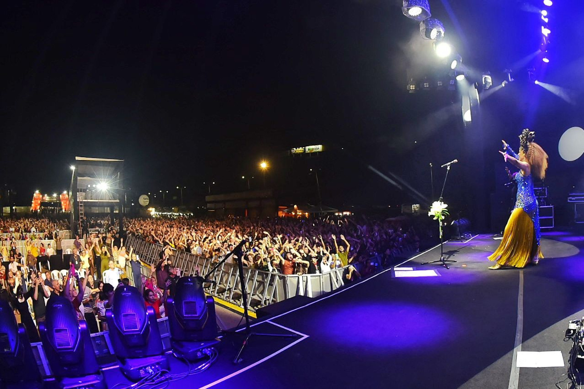 Público vibrou ao som de clássicos do MPB no Crato