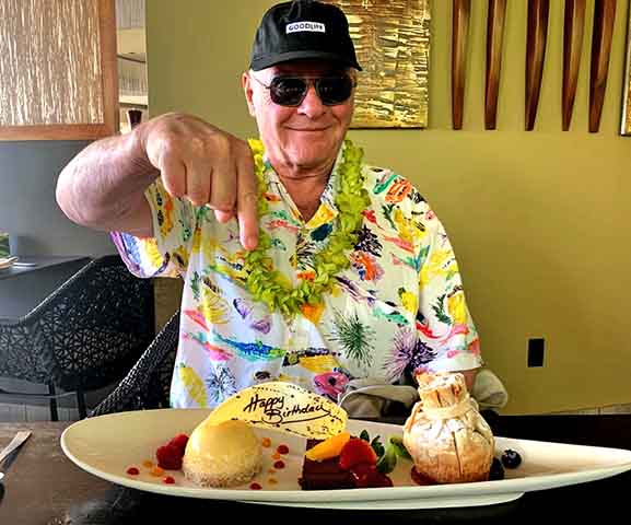 Depois do Natal de 1975, o ator parou de consumir álcool. No fim de 2024, ele compartilhou um vídeo em seu perfil no Instagram para comemorar a marca de 49 anos de sobriedade.
