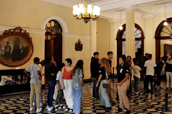 Hoje, o Museu Imperial é considerado um dos museus mais visitados do Brasil, atraindo turistas nacionais e estrangeiros interessados em conhecer de perto a vida da monarquia brasileira.