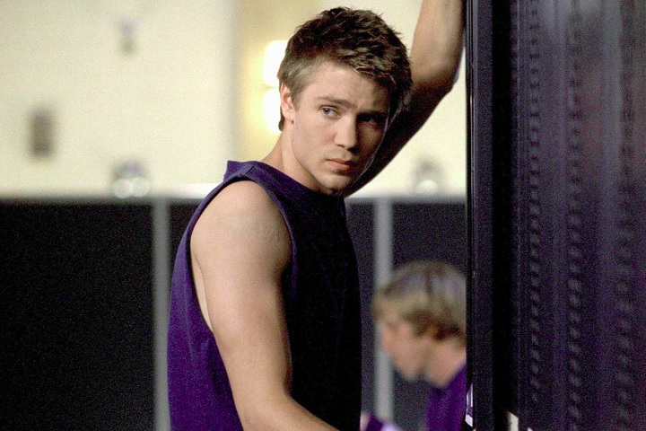 A série, que acompanhava a vida de dois meio-irmãos e seus amigos em uma pequena cidade, tornou-se um fenômeno cultural da época.