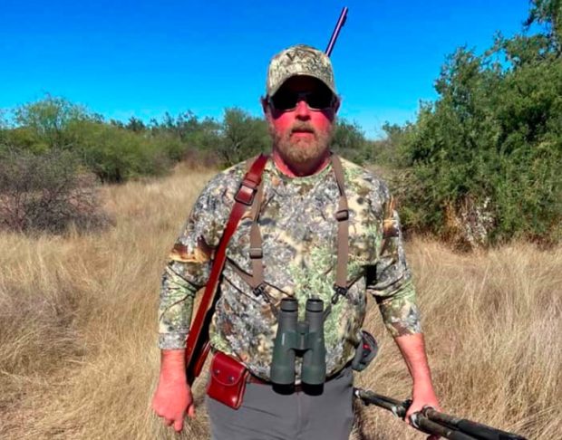 Além de seu envolvimento com o mercado imobiliário de luxo, o caçador mantinha uma valiosa coleção de rifles de precisão.