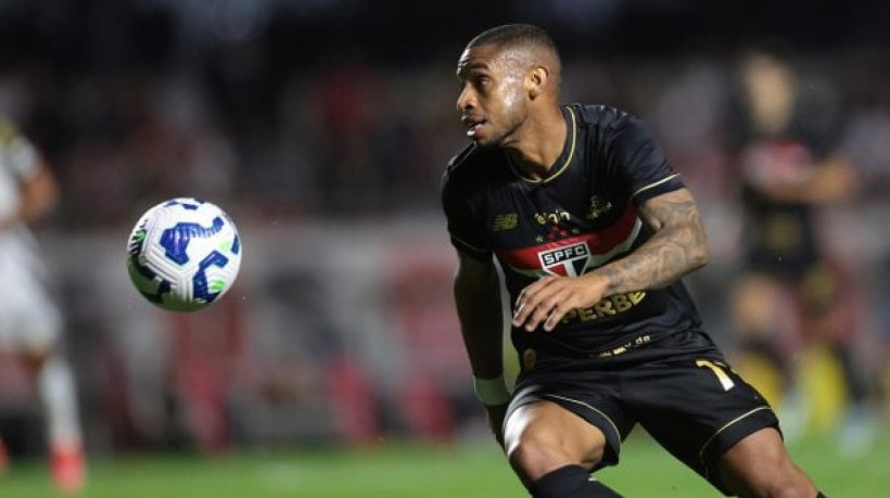 Artilheiro do São Paulo na temporada deve passar por cirurgia e desfalcar equipe de Crespo. Marcos Antônio também tem contusão 