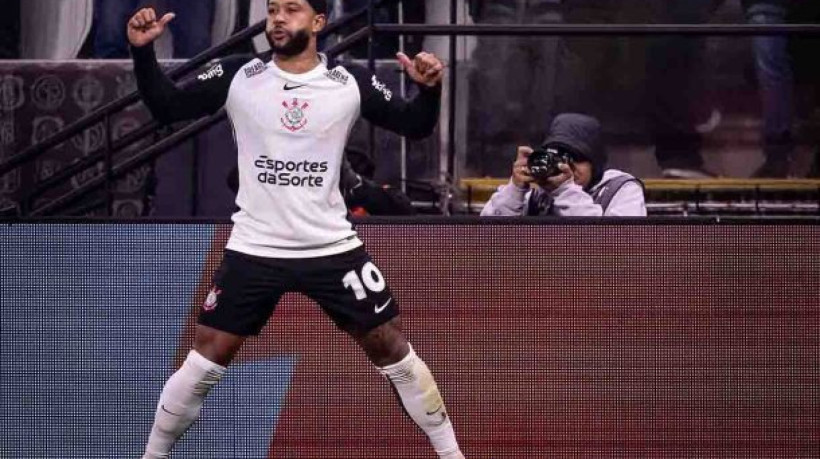 Segundo o jornalista Fabrizio Romano, holandês teria proposta para retornar ao Velho Continente e deixar o Timão em breve