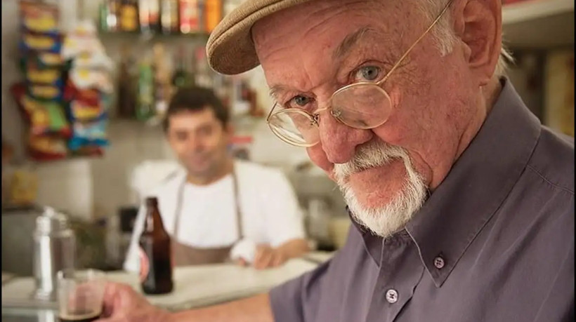 Cartunista e fundador do jornal 'O Pasquim', Jaguar pediu que cinzas fossem espalhadas por bares que frequentou.