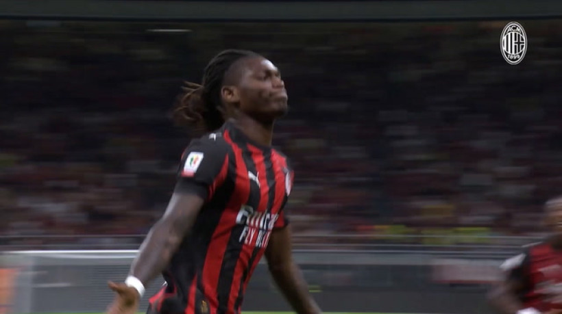 Leão marca de cabeça em estreia na Coppa Italia