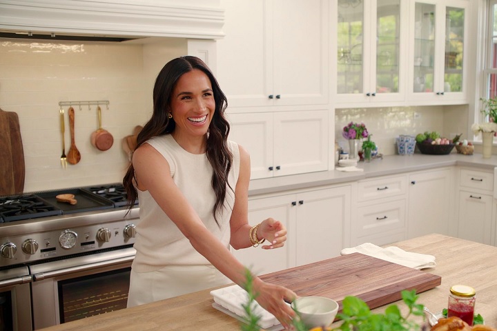 Um especial de fim de ano está previsto, no qual Markle receberá amigos e familiares para celebrações natalinas.