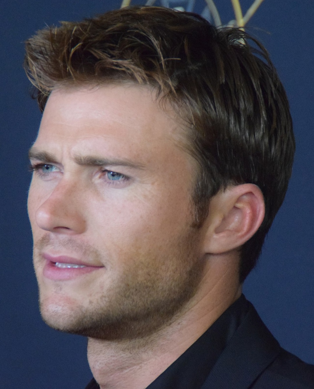 Recentemente, o ator Scott Eastwood, filho de Clint Eastwood, disse que o pai tem se recuperado bem após a perda da namorada com quem viveu por 10 anos.