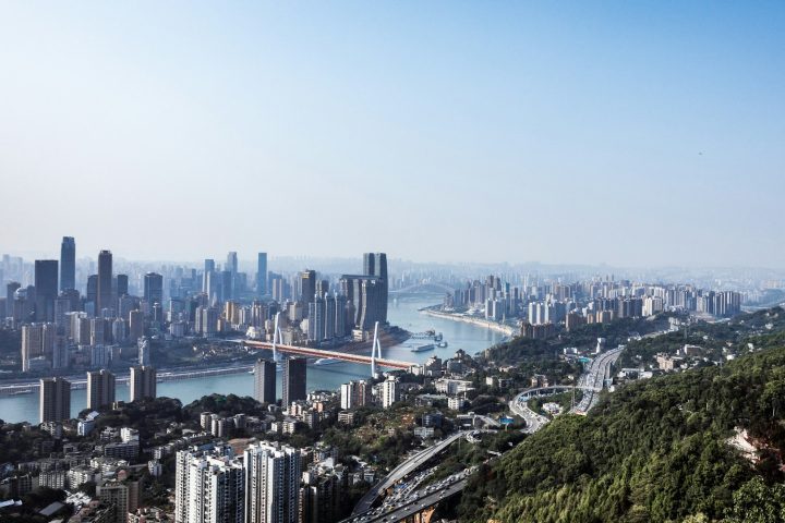 Atualmente, a cidade já superou Guangzhou e ocupa a 5ª posição entre as maiores economias da China, ficando atrás apenas de Xangai, Pequim e Shenzhen.