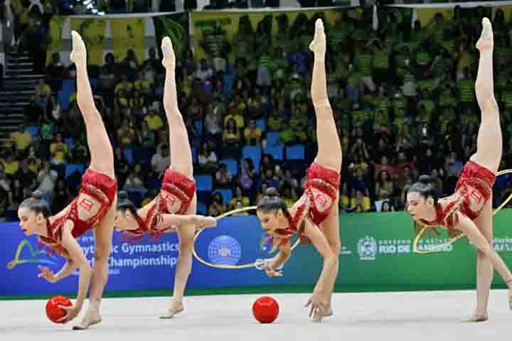 Com 55,250 pontos, as brasileiras ficaram com a prata, atrás apenas do Japão, que somou 55,550 – diferença de 0,300 ponto. A Espanha completou o pódio.
