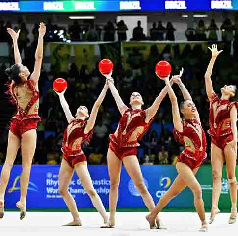 Em 24 de agosto, as brasileiras repetiram o feito na final da série mista - utilizando três arcos e duas bolas - assegurando mais uma prata para o país. 
