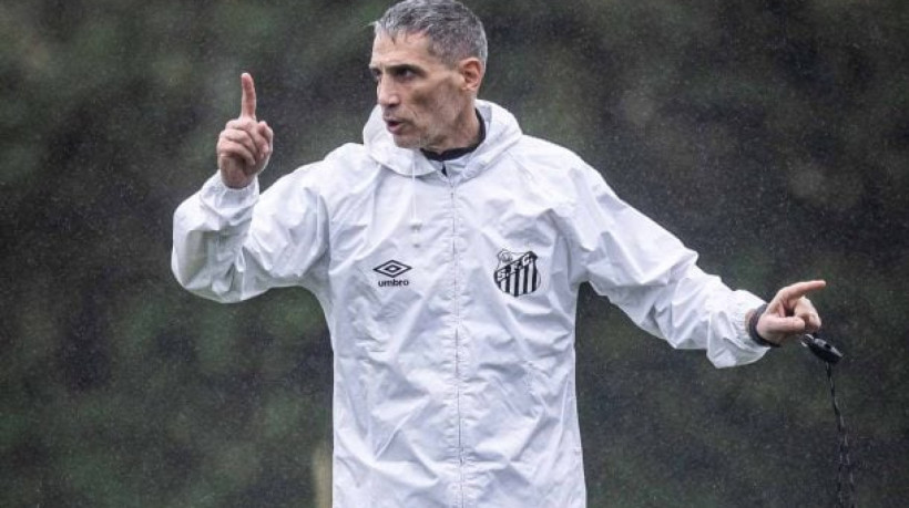 Camisa 10 participa de conversa com o novo técnico, mas faz apenas trabalho na academia; time inicia a preparação para o jogo contra o Flu