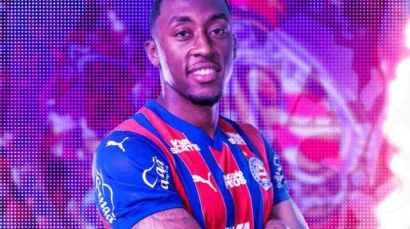 Defensor, de 19 anos, assina contrato até o fim de 2030 com o Esquadrão de Aço e já treina com o elenco no CT Evaristo de Macedo