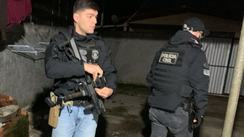 Criminosos alegavam ter sido contratado pelos respectivos cônjuges das vítimas para investigar a suposta traição e ameaçavam expor o material obtido aos familiares