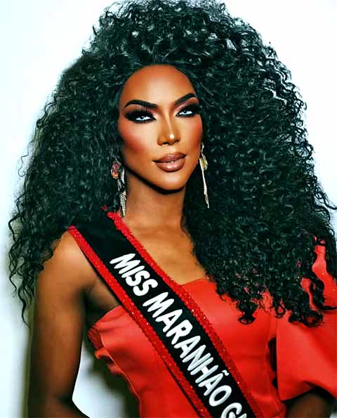 Aos 30 anos, Jade já tinha vencido outros concursos. Anteriormente, havia sido eleita Miss Maranhão Gay entre 2019 e 2022, o que sinaliza uma carreira sólida no universo transformista. 
