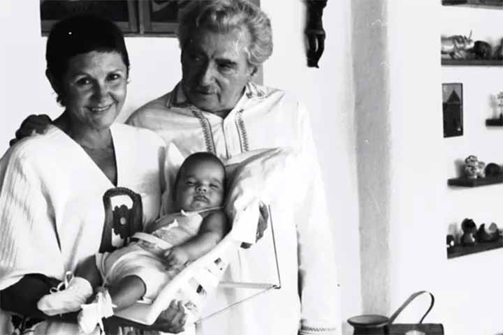 Dessa união, nasceram os filhos João Jorge a Paloma. O escritor também era pai de Lila, fruto do casamento de Jorge Amado com Matilde Garcia Rosa. 
