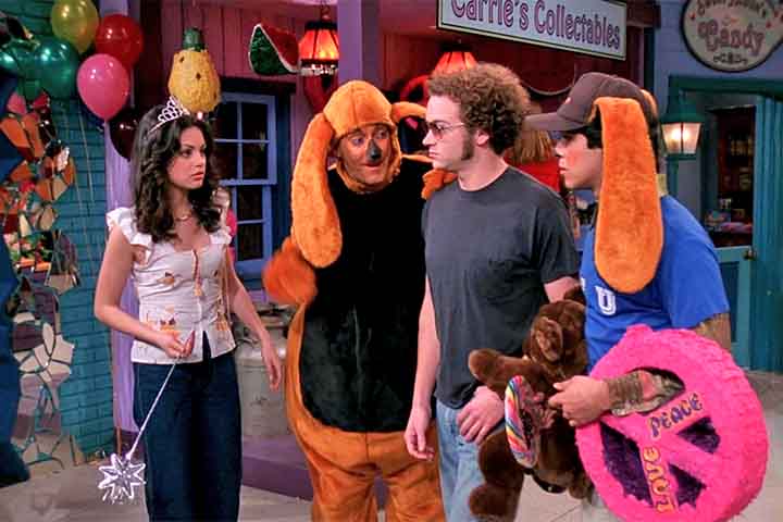 O grande destaque de Kunis veio com a série “That ’70s Show” - 1998–2006 -, na qual interpretou Jackie Burkhart. O papel não apenas a consolidou como atriz, mas também mostrou seu talento para a comédia e sua capacidade de se conectar com o público jovem. 
