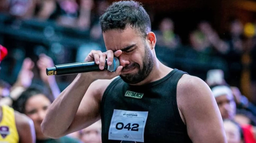 Bailarino cearense, Ronald Almeida se emociona durante conquista no FitDance