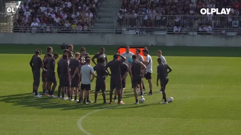 Lyon abre treino para torcida antes de duelo contra o Marseille