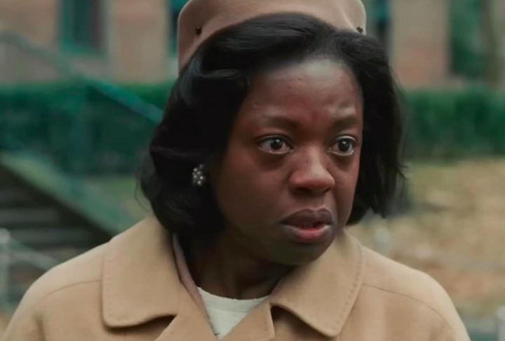 Apesar de ter apenas uma breve participação, sua performance foi tão impactante que lhe rendeu sua primeira indicação ao Oscar de Melhor Atriz Coadjuvante.