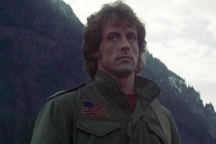 O longa tinha um tom mais dramático, focando no impacto psicológico da guerra, e foi um grande sucesso na época. Custou cerca de US$ 15 milhões e faturou US$ 125 milhões no mundo todo!