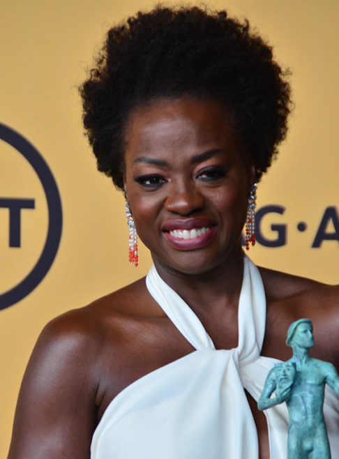 Viola se tornou a única mulher negra a ter conquistado a Tríplice Coroa da Atuação, composta pelo Oscar, Emmy e Tony.
