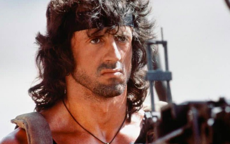 A produção do novo filme do Rambo está prevista para começar em 2026 e deve focar em uma versão mais jovem do personagem, ainda em tempos de Guerra do Vietnã.