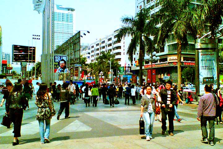 A China registrou uma queda populacional nos últimos anos que causa alarme no governo local, especialmente pelo impacto econômico que esse encolhimento provoca.
