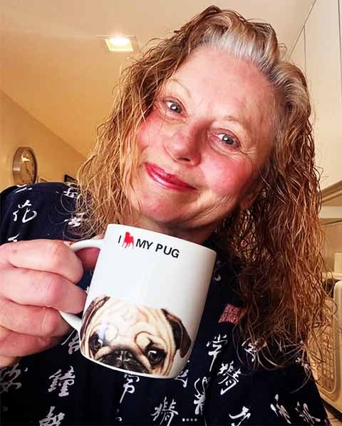 Em entrevista à “Veja São Paulo”, Vera Fischer revelou estar solteira e vivendo um momento de tranquilidade e autocuidado, longe da frenética rotina de tempos atrás. 
