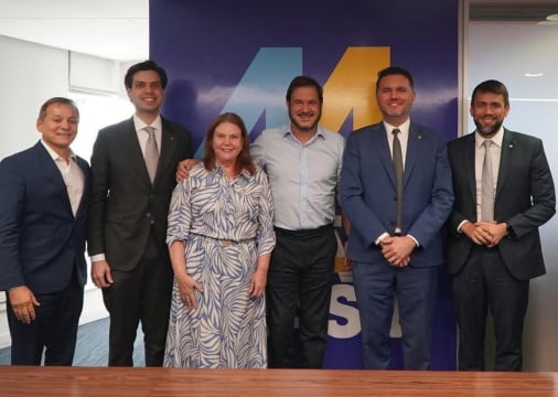 Deputados da federa&ccedil;&atilde;o Uni&atilde;o Progressista que s&atilde;o aiados com o governador Elmano de Freitas (PT), com o presidente do Uni&atilde;o Brasil, Ant&ocirc;nio Rueda
