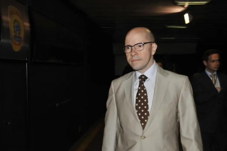 Demóstenes Torres faz defesa de almirante Almir Garnier em julgamento da "trama golpista" 