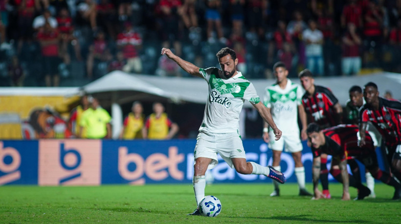 Nenê marcou o gol de empate aos 50 minutos da etapa final no último duelo do Papo fora de casa