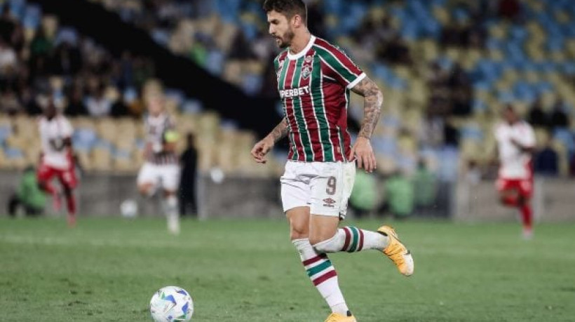 Atacante chegou ao Tricolor carioca proveniente do rival baiano; ao canal do Flu no YouTube, jogador analisa confronto com o ex-time