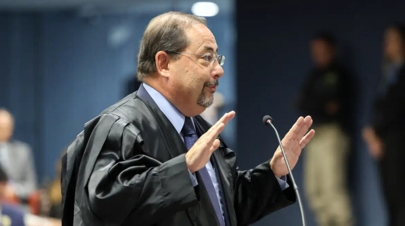 Celso Vilardi faz defesa de Jair Bolsonaro no julgamento da 