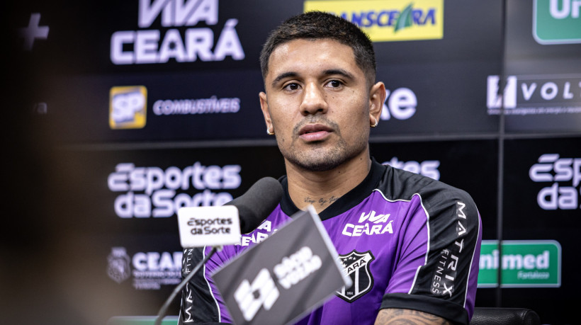 Galeano, atacante do Ceará, durante entrevista coletiva em Porangabuçu