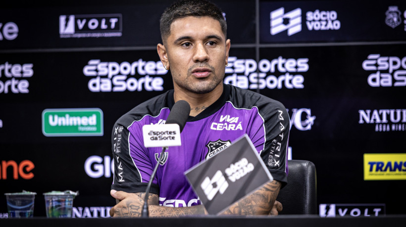 Galeano, atacante do Ceará, durante entrevista coletiva em Porangabuçu