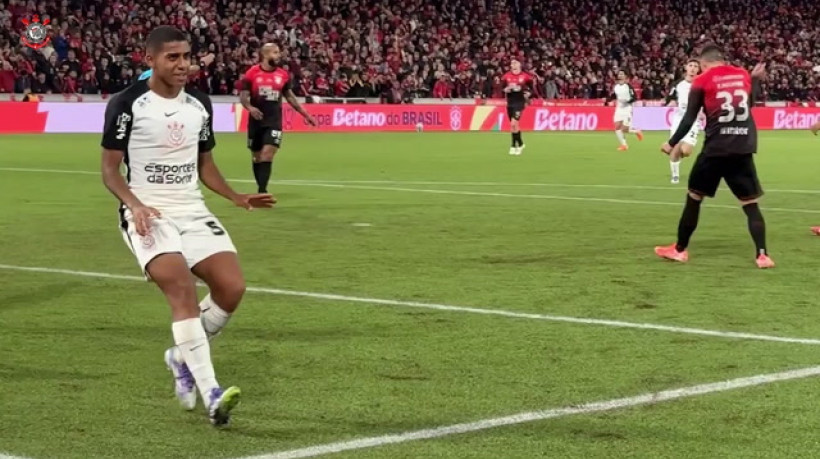 Corinthians vence em Curitiba e sai na frente do Athletico; veja gol