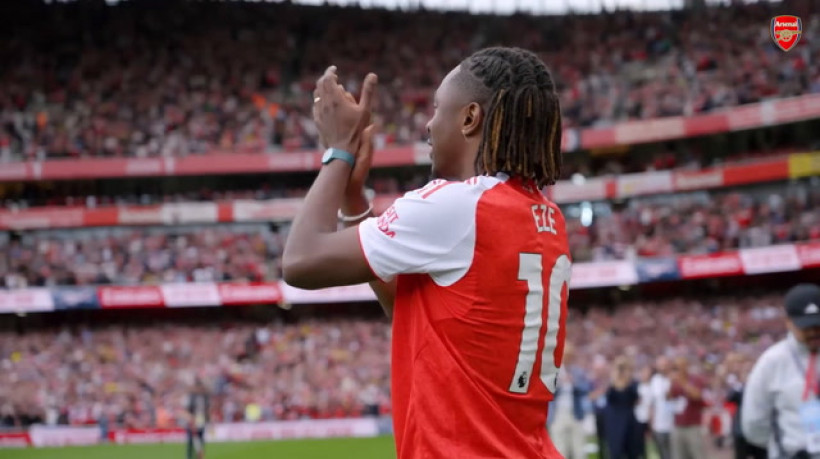 Eze é ovacionado em primeiro contato com a torcida do Arsenal