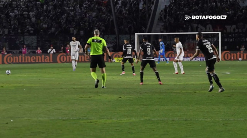 Veja o gol de Arthur Cabral contra o Vasco pela Copa do Brasil